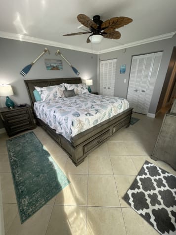 King size bed with lots of drawer space for clothes.
