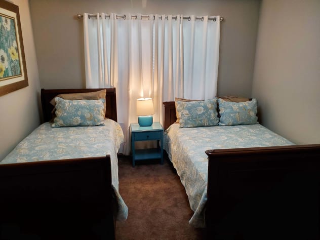 Bedroom 3 with 1 single and 1 double (full)