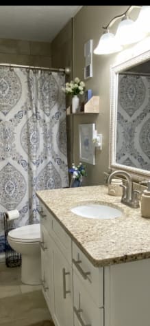 Upstairs Bathroom with tub