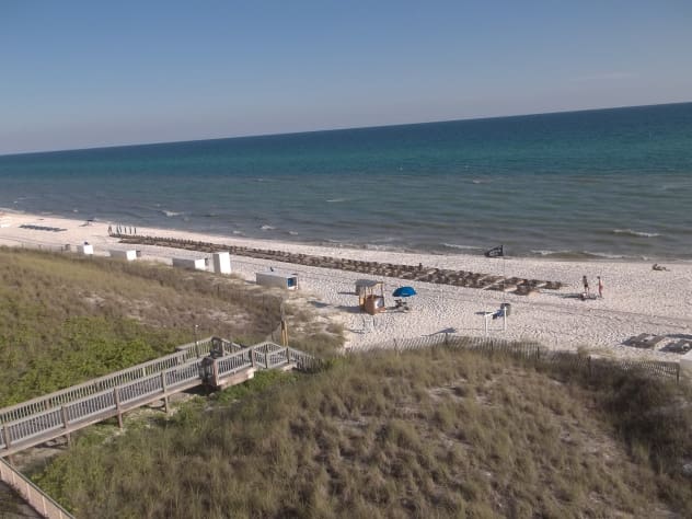 Walkway from the parking garage to the Beach