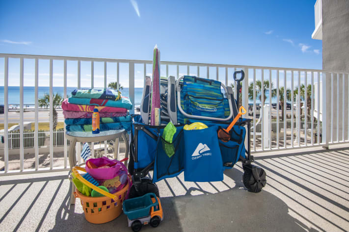 Majestic Sun is centrally located with easy access (5 miles) to the best shopping, dining, and activities that Destin has to offer!