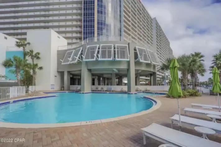 Heated swimming pool