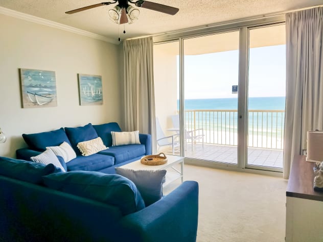 Living room with breathtaking view of the ocean