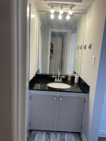 Bathroom vanity