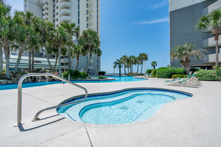Hot Tub at Lagoon Pool