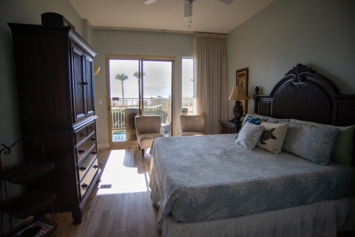 Convenient access to the tiki hut &amp; pool, just outside the door.