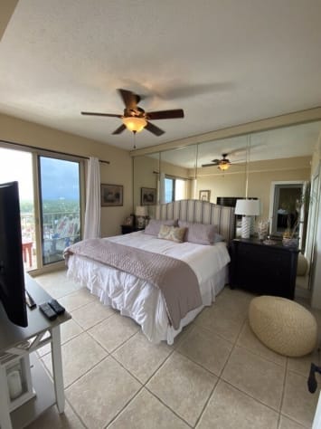 Cozy Bedroom arrangement