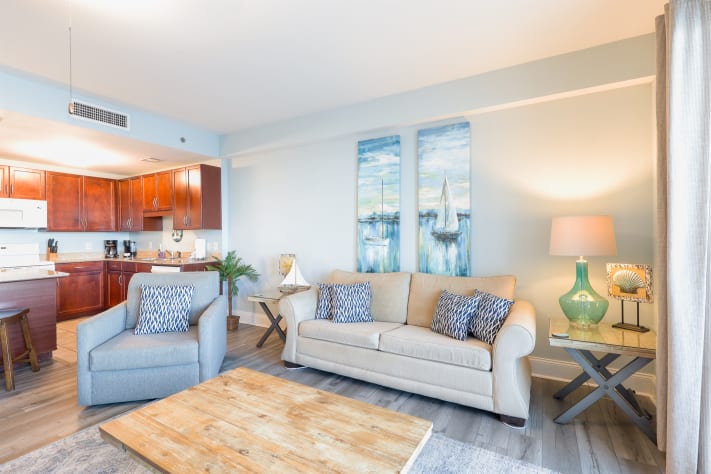  LTW1037 Living Area