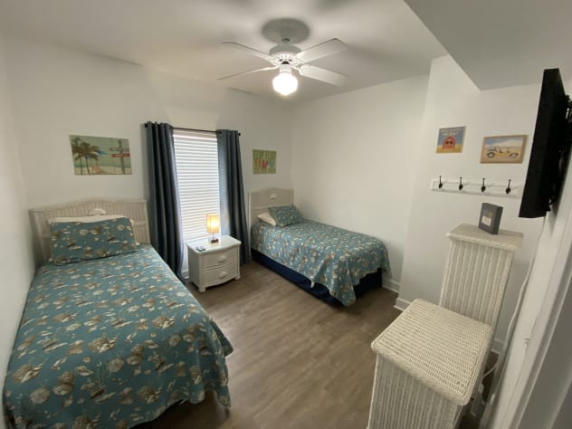 Twin bedroom (1st floor, middle room)