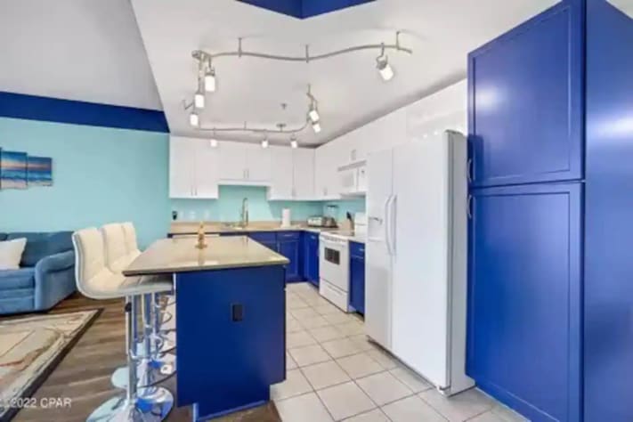 Beautiful fully - equipped kitchen 