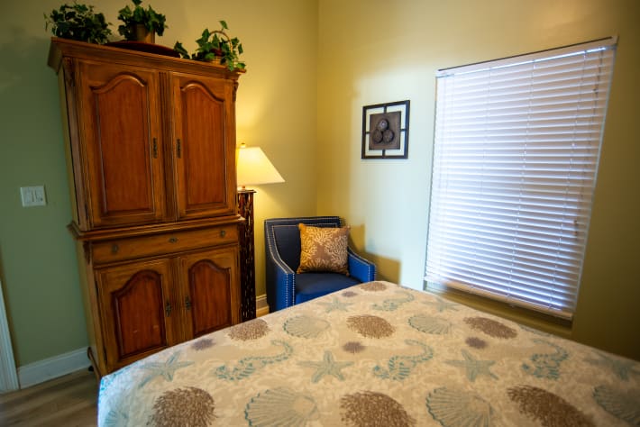 32" Roku TV &amp; a reading chair in the guest room to relax &amp; "disconnect" 