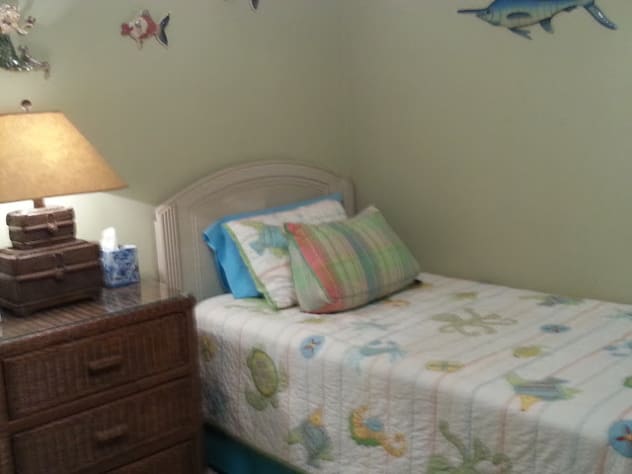 Bedroom III, with two twin beds