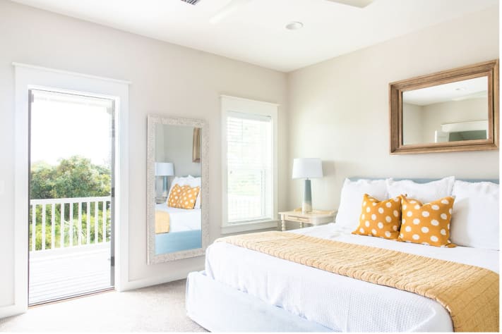 Master King Ensuite w/ private porch