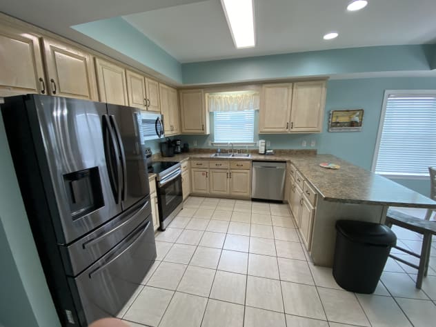 Kitchen (1st floor ocean view)