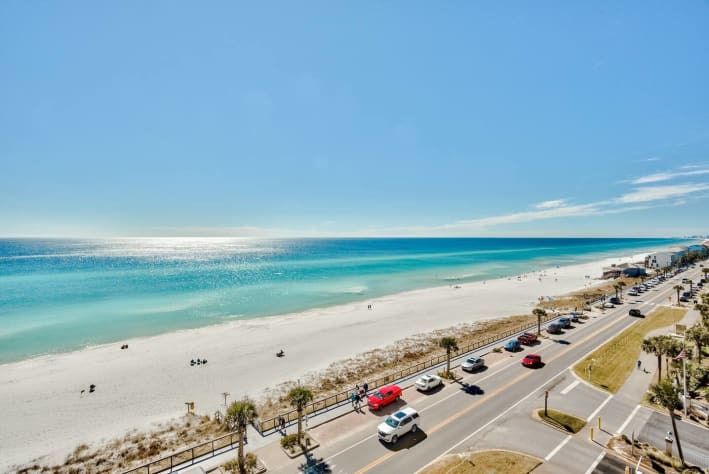 Look at those 7th Floor views of the Emerald Coast!
