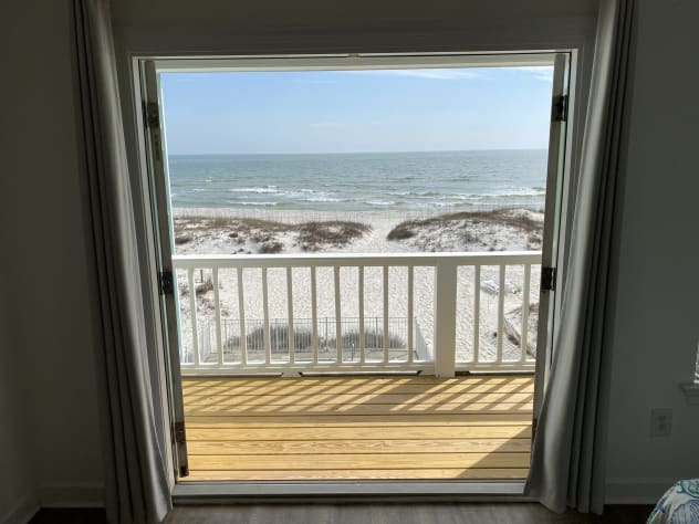 Master bedroom ocean view (2nd floor)
