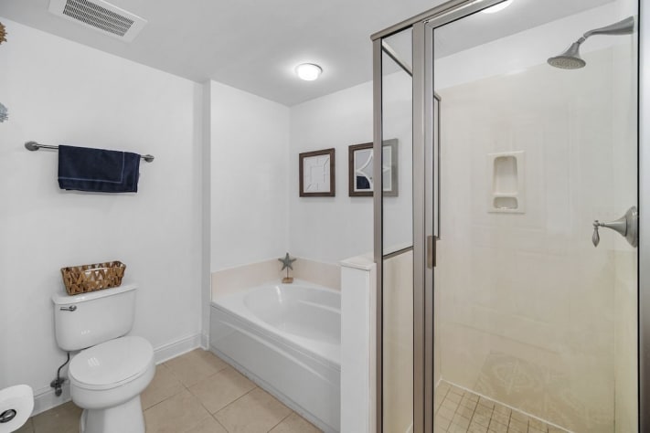 Master Bathroom-separate shower/tub 