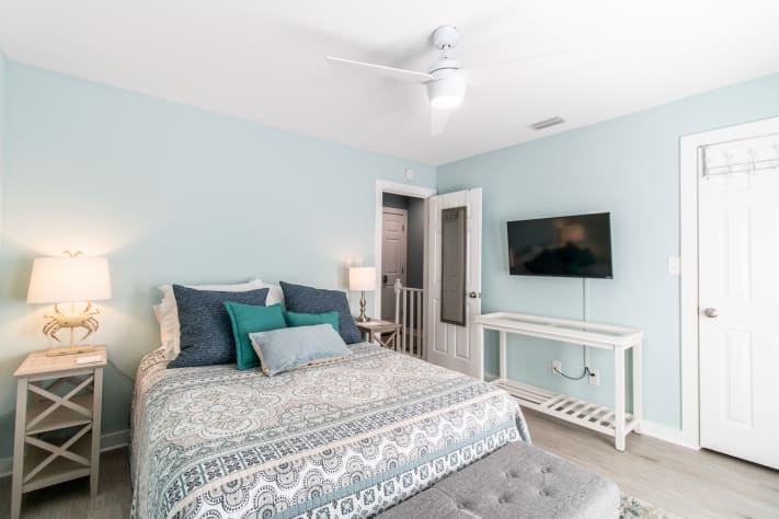 Sanddollar #13 - Master Bedroom with smart TV