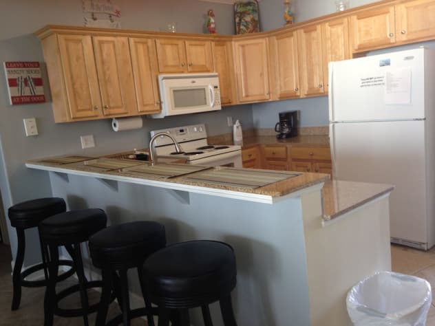 Full kitchen