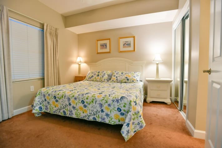 King size bed