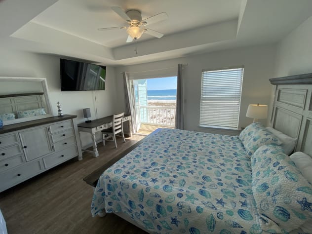 King master bedroom (2nd floor ocean view)