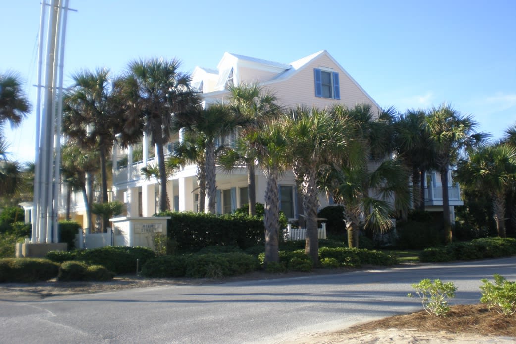 Lazy Daze in Frangista Beach!!! • House rental near Miramar Beach, FL