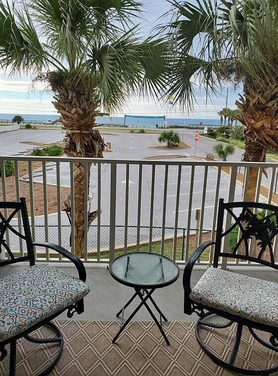 The Emerald Jewel at 105C Pavilion Palms • Condo rental near Miramar