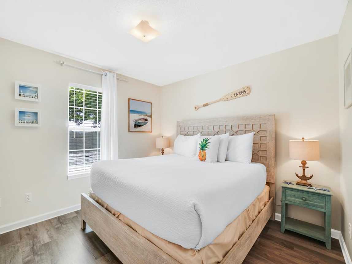 Main Bedroom with King Bed