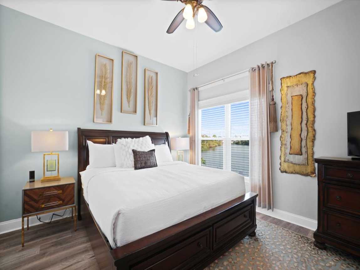 Main Bedroom with King Bed