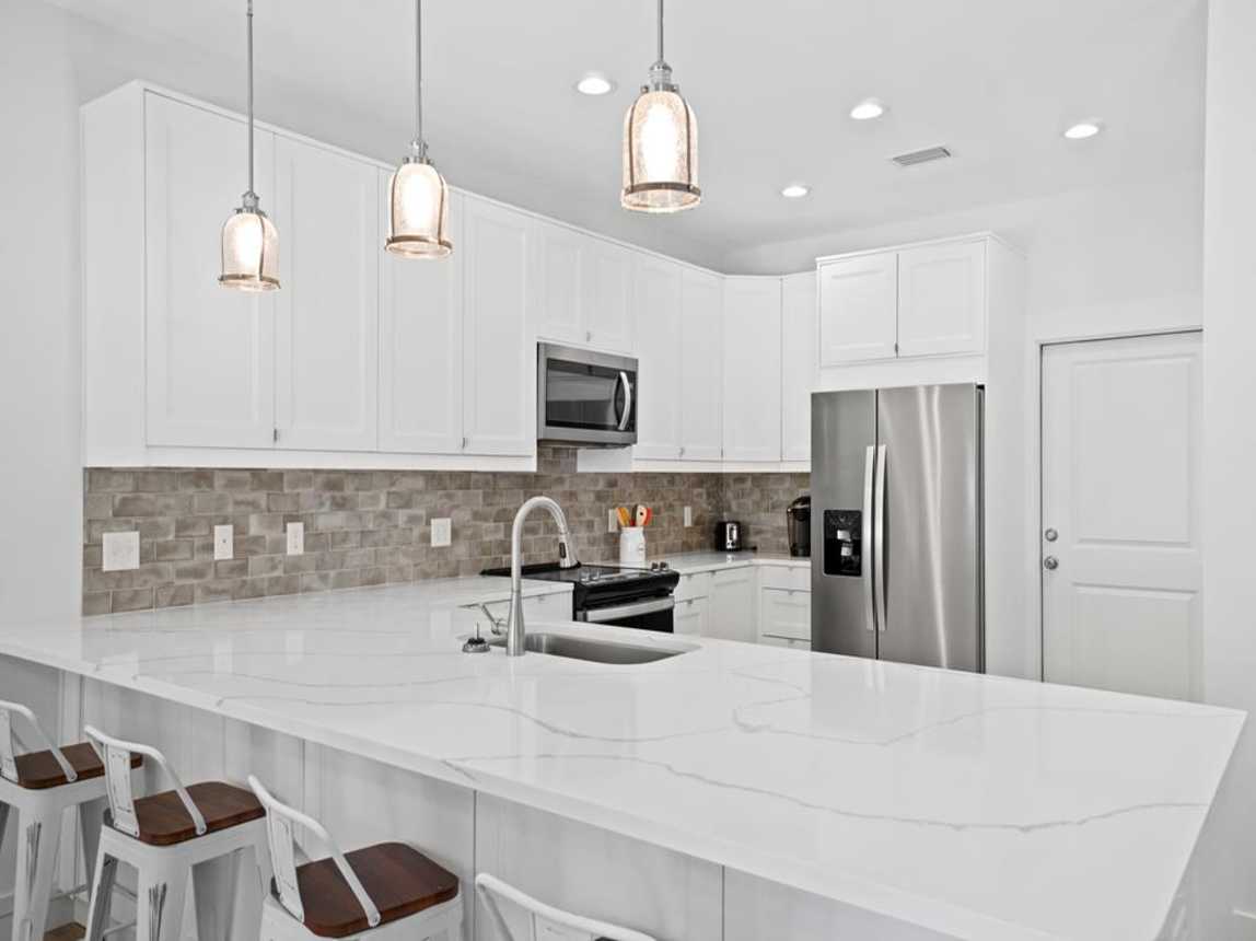 Kitchen with Breakfast Bar