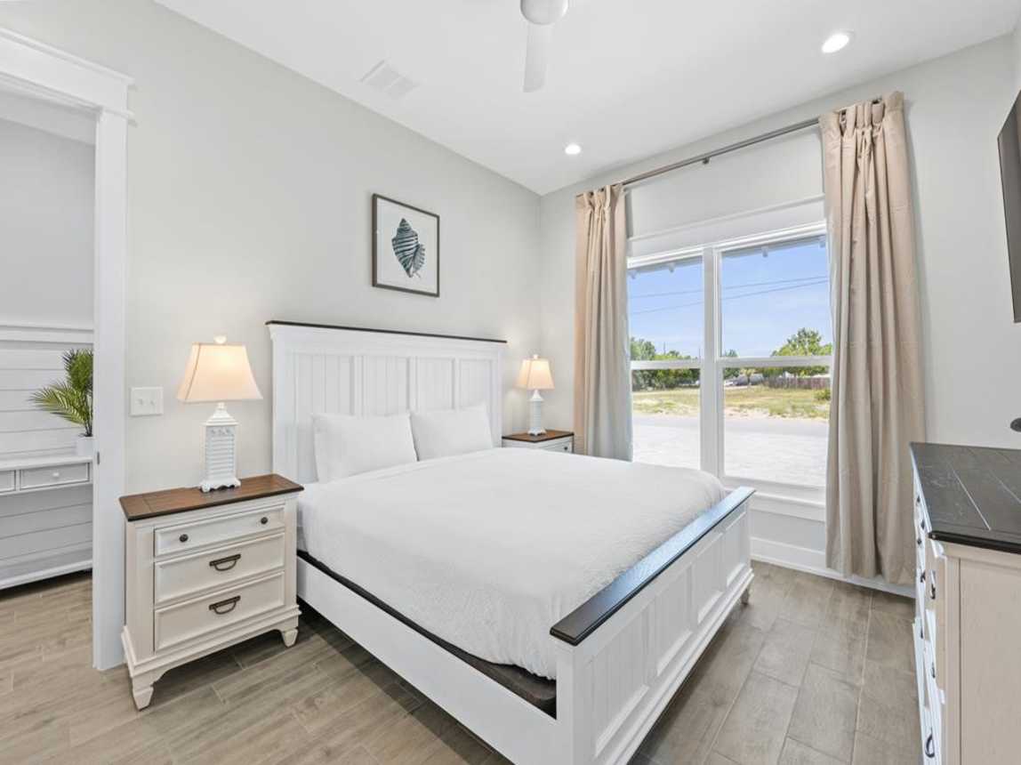 Main Bedroom with King Bed