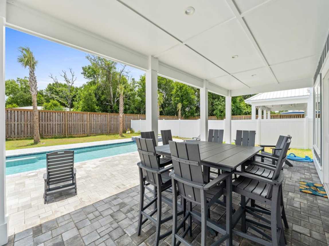 Spacious Covered Patio