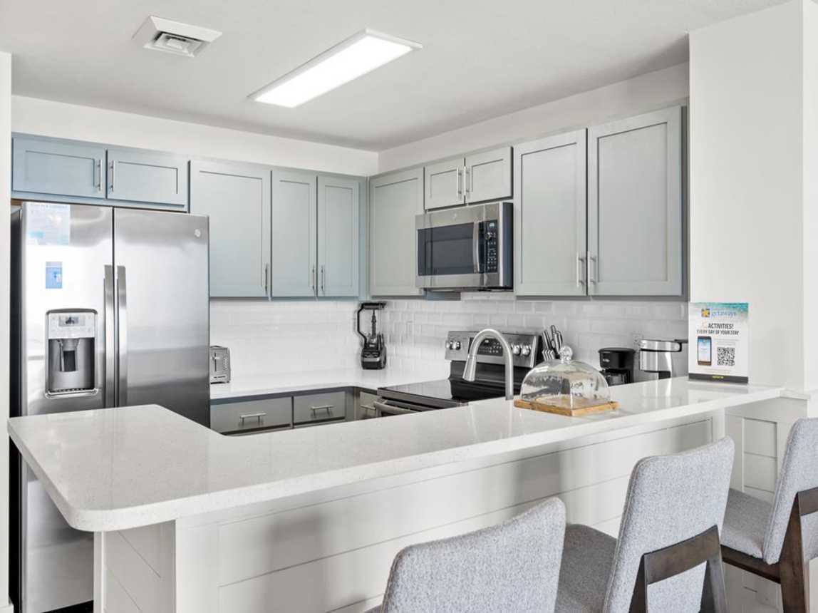 Kitchen with Breakfast Bar