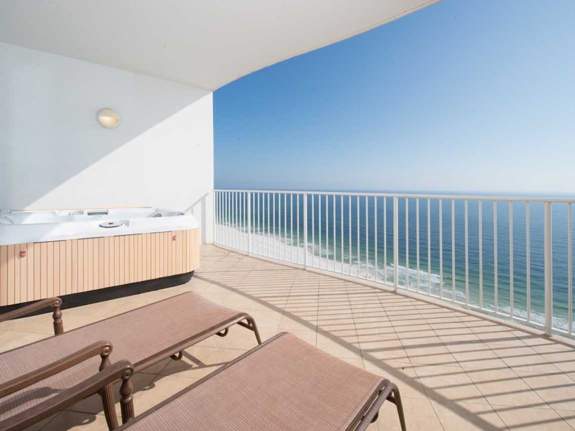 Welcome to Paradise!  Private hot tub on your own balcony? YES PLEASE!!