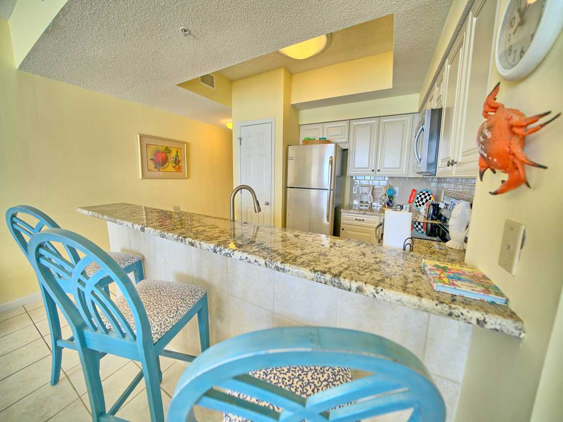 Dining for 6 + 3 at the bar. Kids love having lunch here 