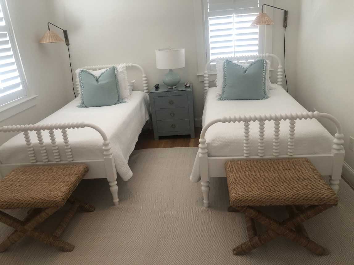 Second floor 2 twin beds w/ full bath.