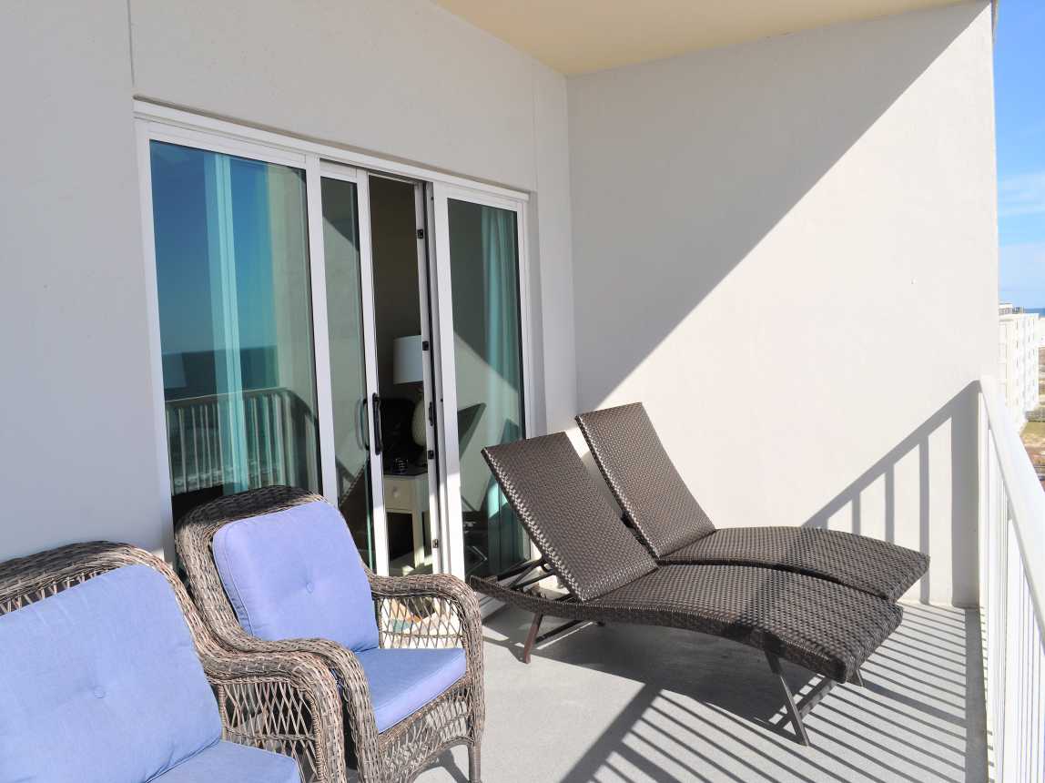 Loungers for extreme relaxing on the balcony!