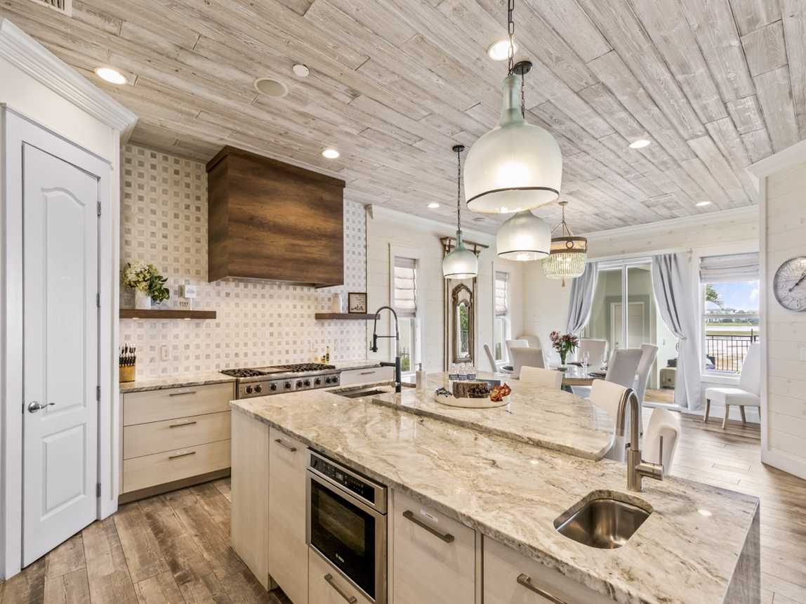 Captivating Kitchen &amp; Dining area