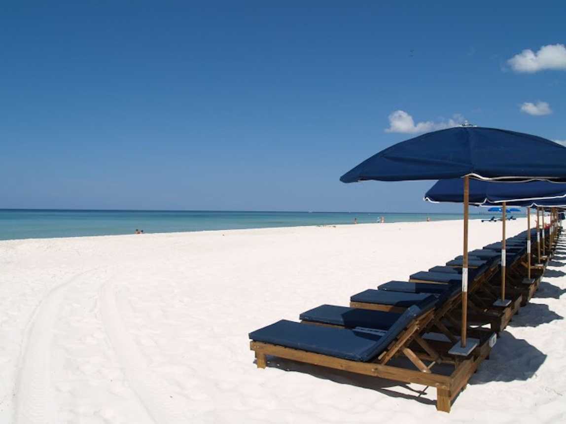 FREE Beach Service waiting for you!!! Included with rentals Mar. thru Oct.