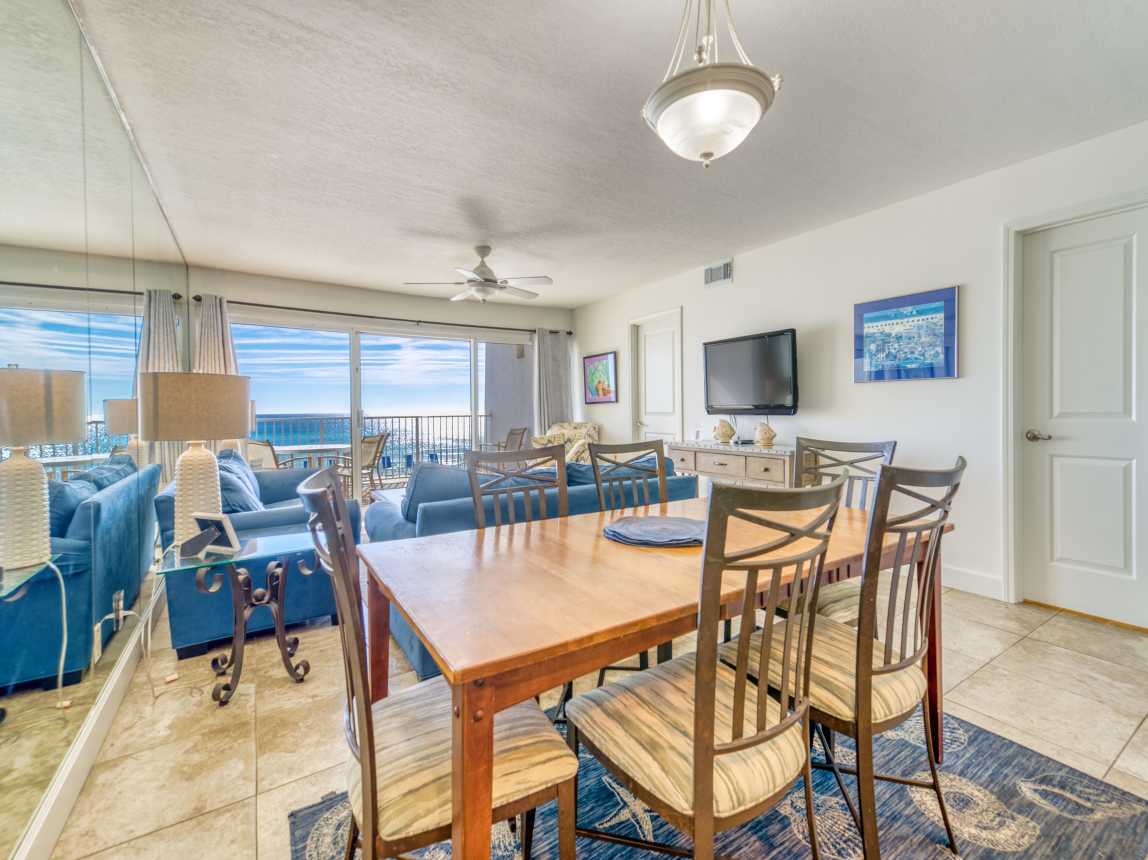 Enjoy meals with stunning Gulf views right from your table.