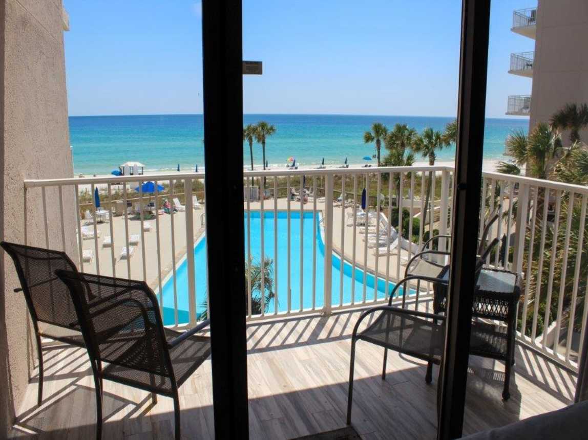 Balcony Seating over looking the Pool/Beach