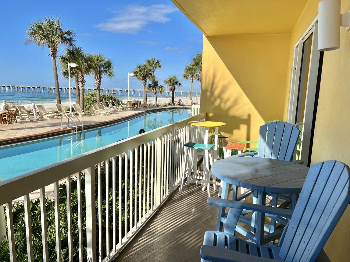 JUST ANOTHER DAY IN PARADISE. VIEW &amp; CONVENIENCE OF 1ST FLOOR = PRICELESS!