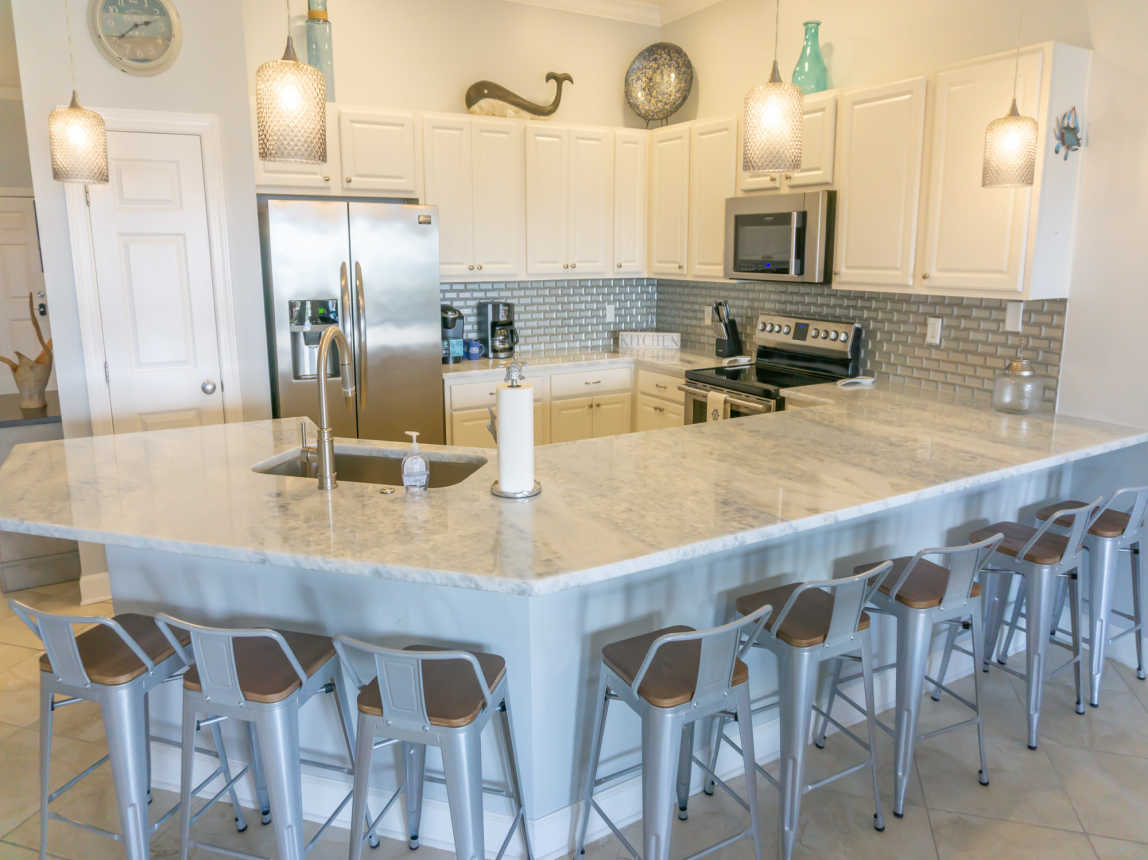 Granite Countertops, Stainless Steel Appliances, Equipped Fully Equipped Kitchen