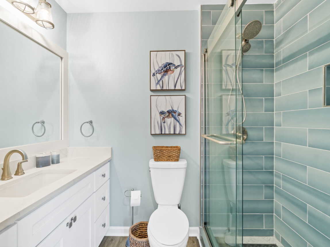 Primary Bathroom/Walk-In Shower