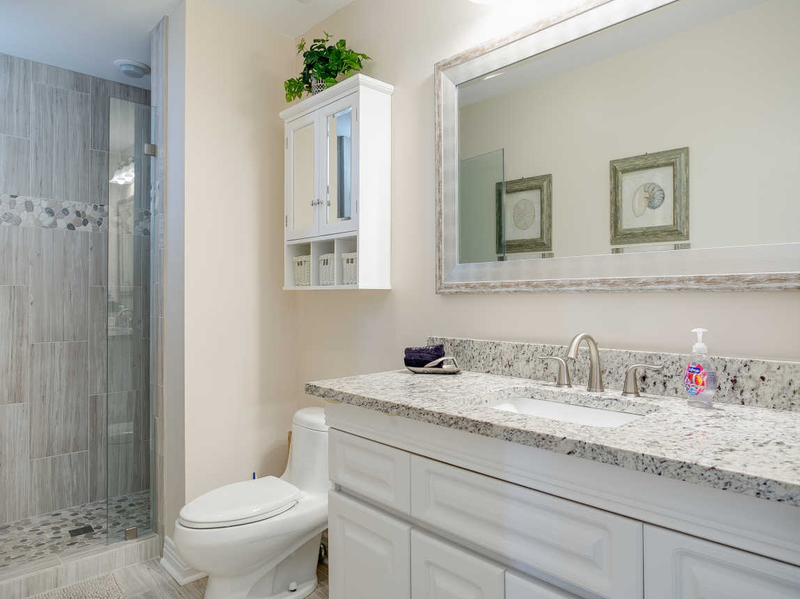 2nd Master Suite Bathroom