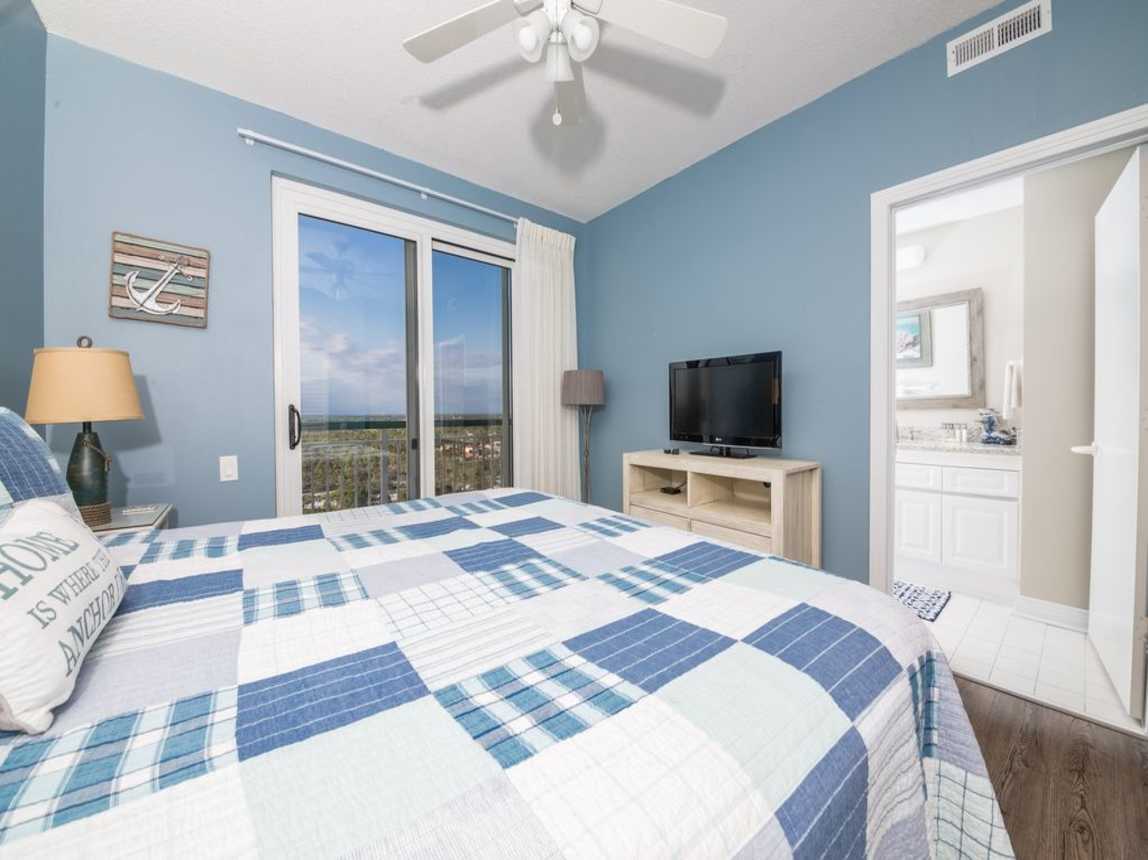 2nd Master King Bed with its own view and balcony