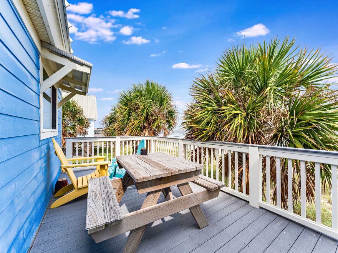 Porch facing the beach