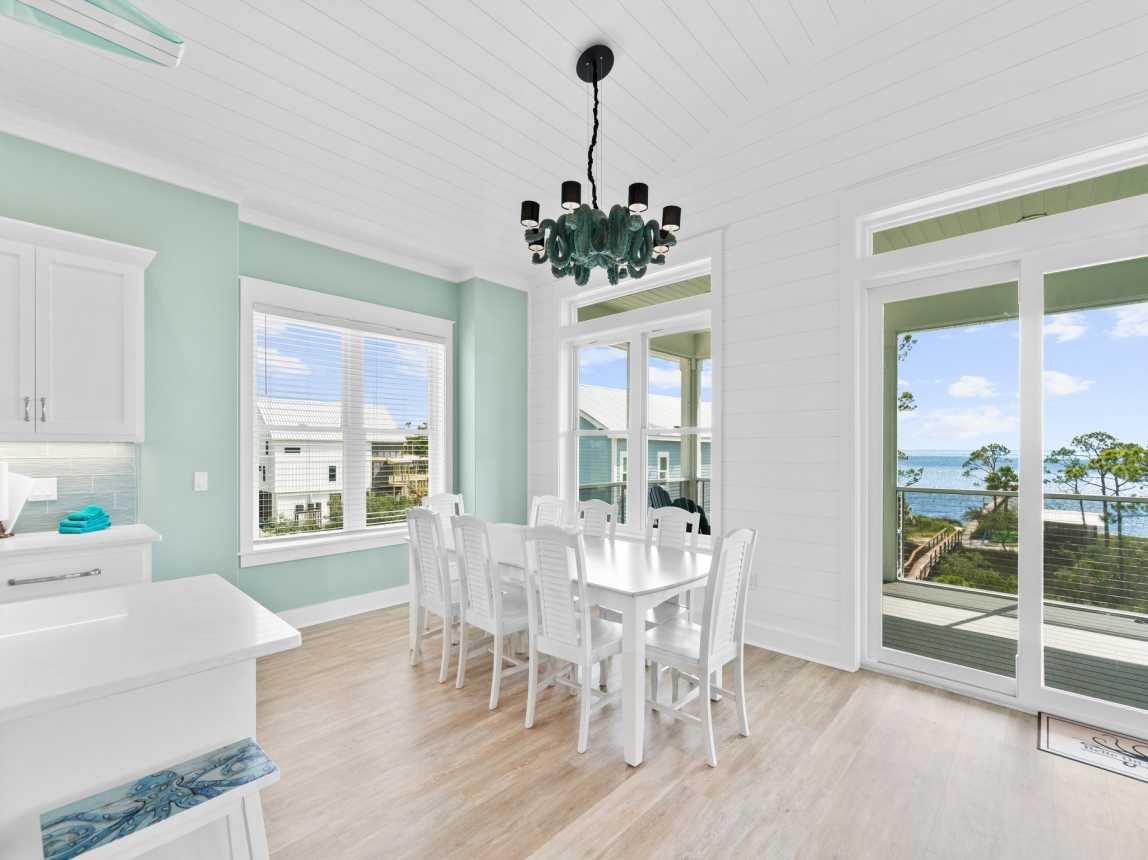 Large Dinning table with Octopus lighting!