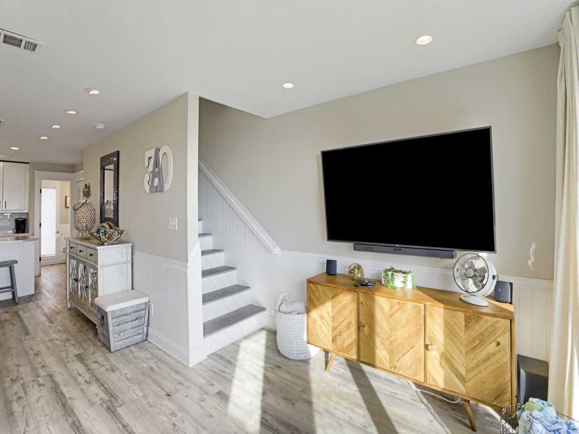 Living room - with views of Deck and beach - smart TV - 75"