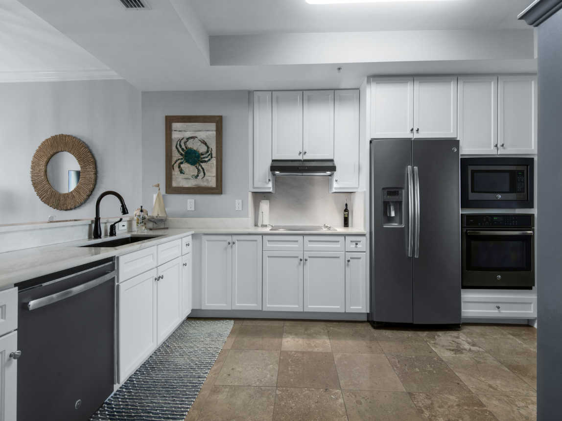 You will absolutely love this kitchen, with everything you could possibly need